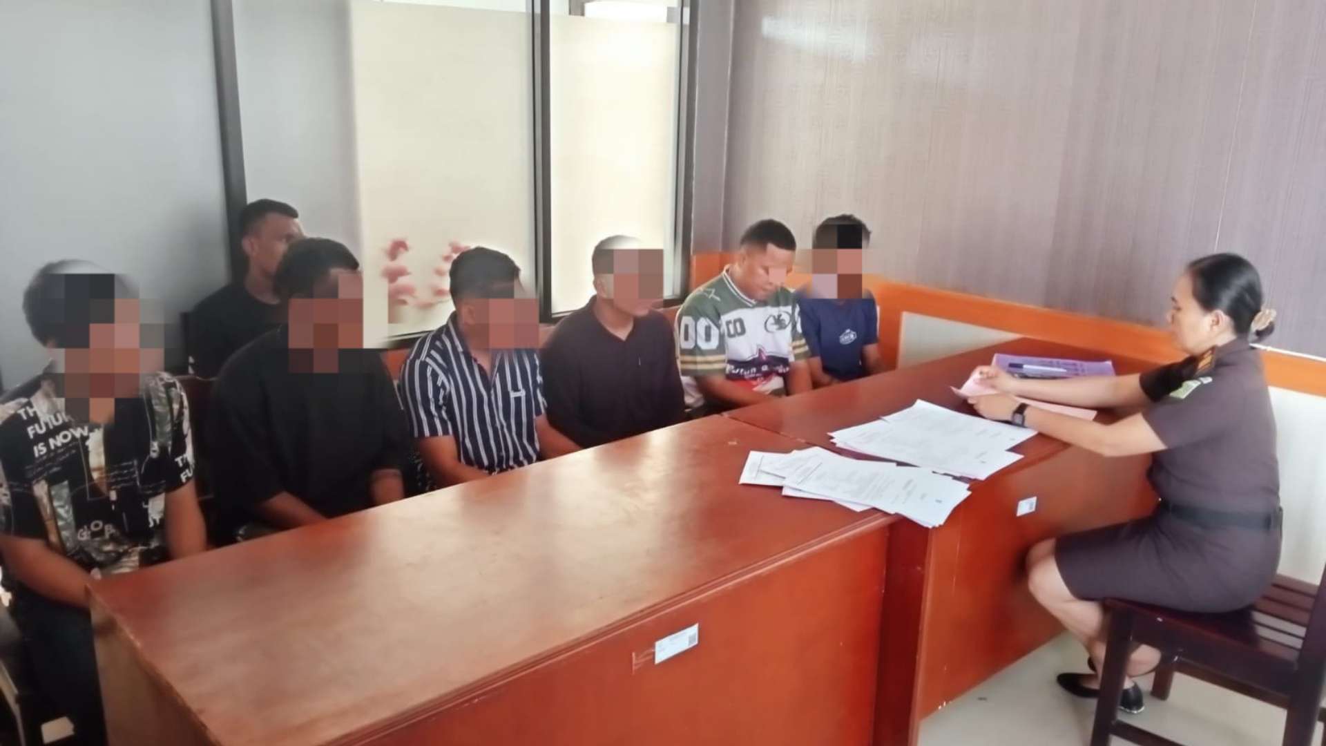 tujuh-tersangka-pembunuhan-di-belakang-kantor-pos-dilimpahkan-ke-kejaksaan