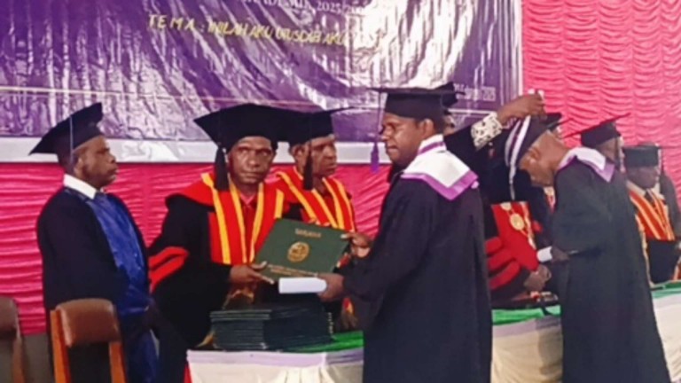 stt-yusuf-makai-wisuda-15-lulusan-pertamanya