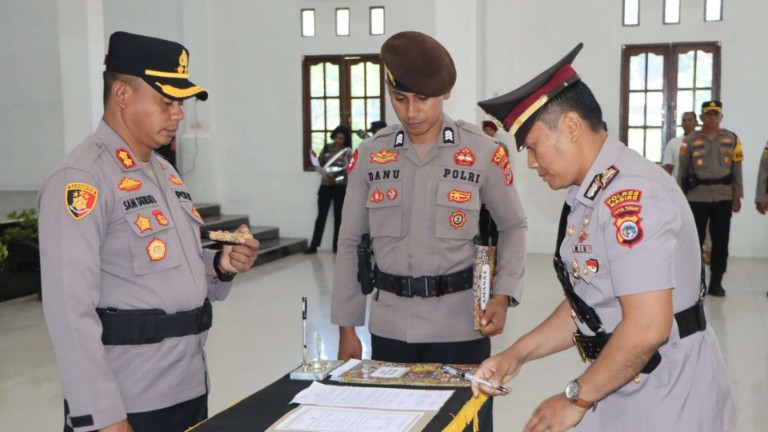 Pimpin Sertijab, Kapolres Nabire Minta Tingkatkan Kinerja