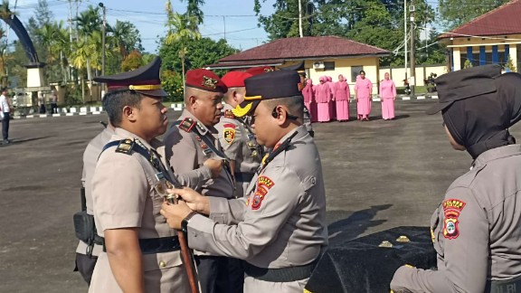 Serah Terima jabatan pejabat Polres Mimika. Foto: Eka/ Papua60detik