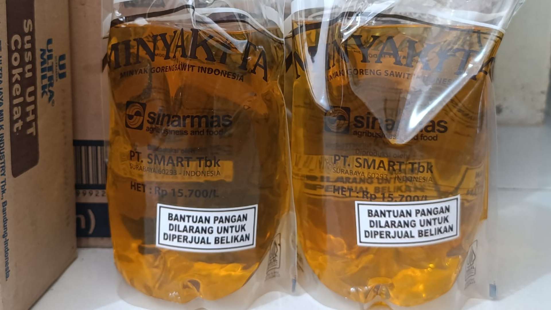 Minyakita Berstiker 'Bantuan' Diperjualbelikan di Timika