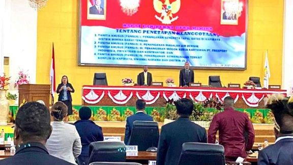 Ketua DPRK Mimika Minta 4 Pansus Bekerja Jujur & Transparan