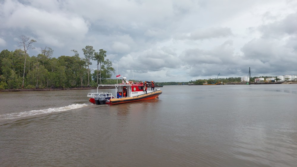 Tim SAR berangkat lakukan pencarian terhadap seorang ibu diduga diterkam Buaya di Sungai Agimuga. Foto: SAR Timika