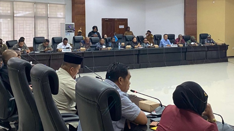 Kecewa Pimpinan UPBU Tak Hadir, DPRK Mimika Tunda RDP