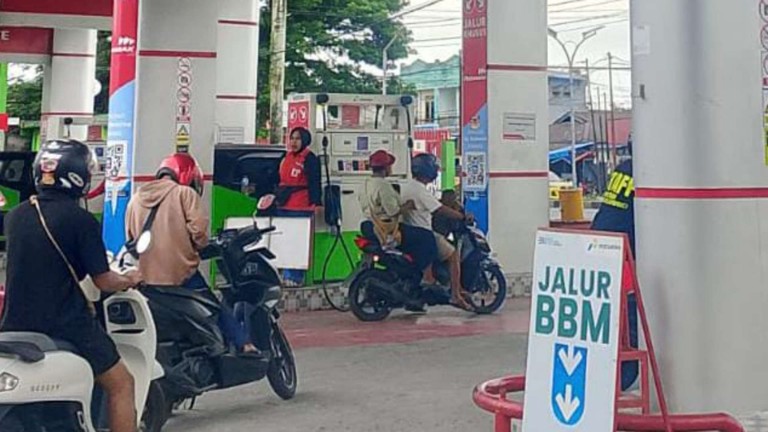 Layani Kendaraan Berplat Luar, Pertamina Bakal Sanksi SPBU