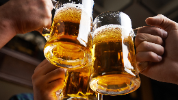 Ilustrasi minuman keras