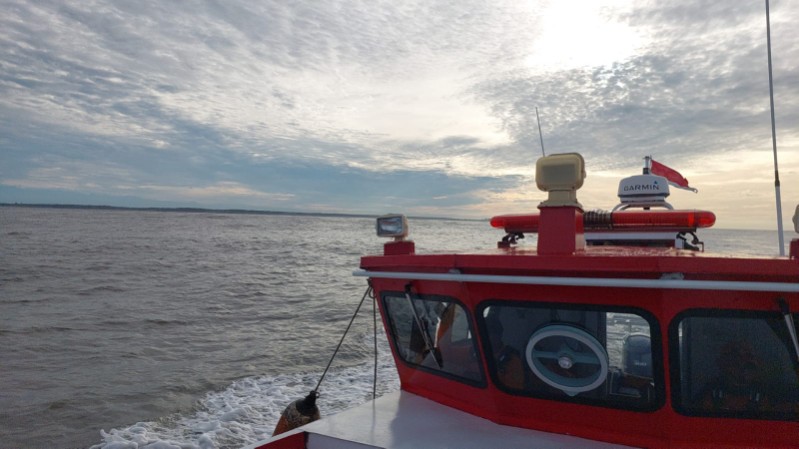 km-jaya-baru-tenggelam-dihantam-ombak-di-muara-pomako