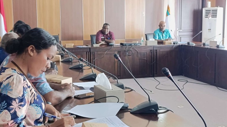 Rapat pembentukan tim evaluasi yang berlangsung di kantor Bupati, SP3, Foto: Martha/ Papua60detik