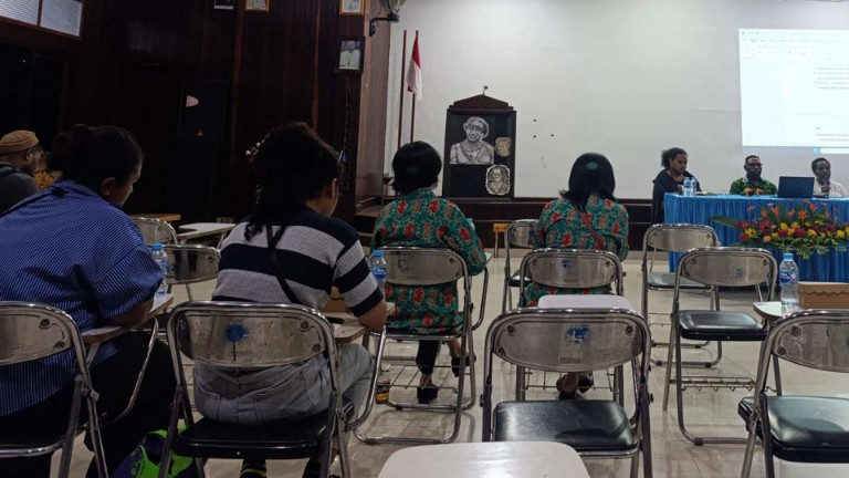 Nobar Pesta Babi di Timika, Aula Bobaigo, foto: Martha/Papua60detik
