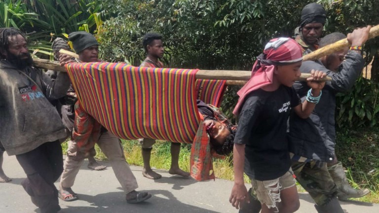 empat-warga-sipil-dilaporkan-tewas-moanemani-lumpuh