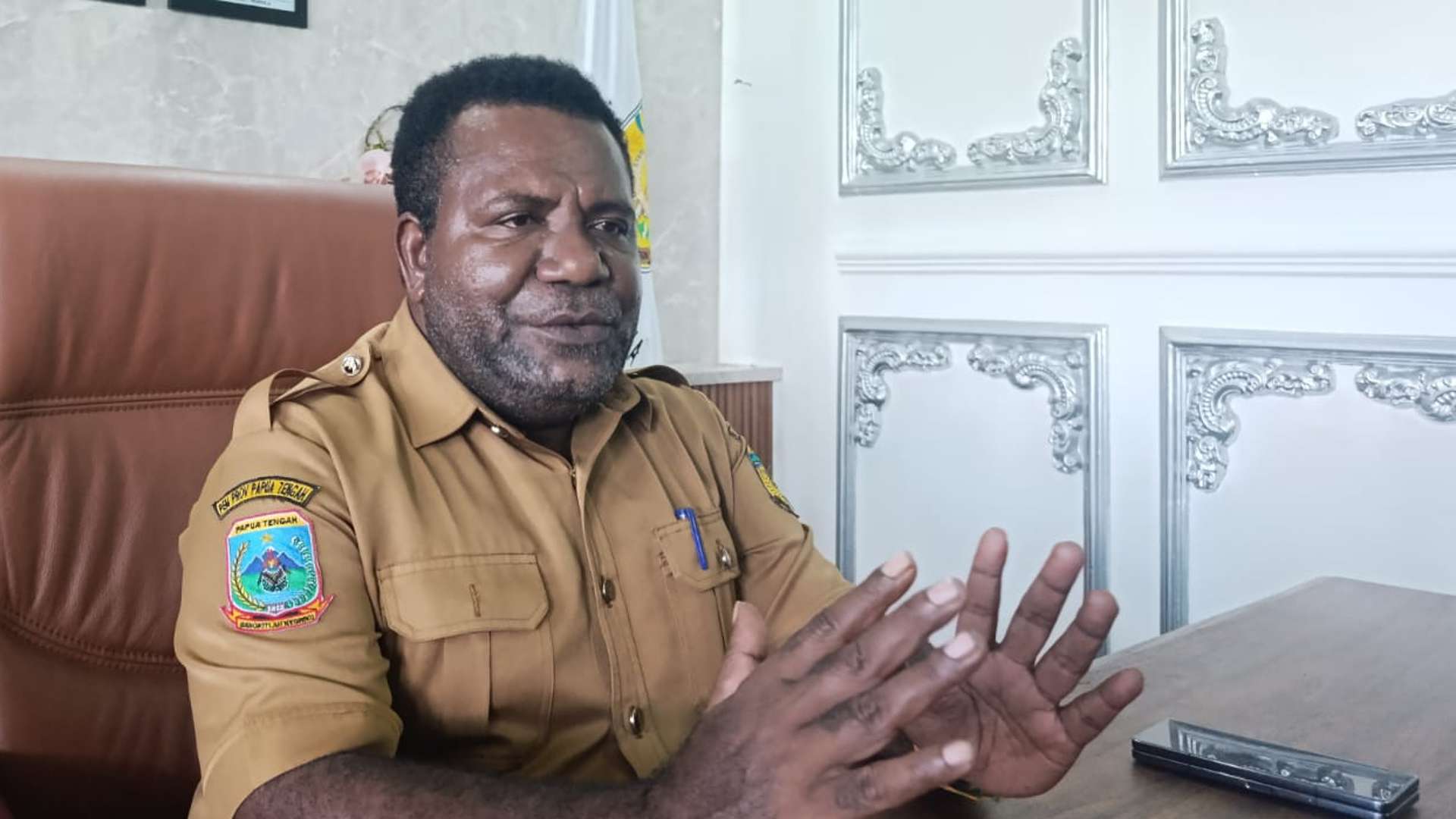 Plt Kepala Dinas Koperasi dan UMKM Mimika, Samuel Yogi, foto: Martha/Papua60detik