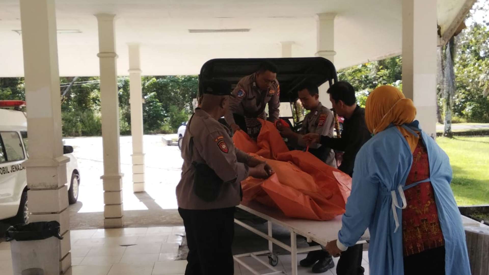 polisi-masih-dalami-kasus-perempuan-mati-tergantung-di-timika