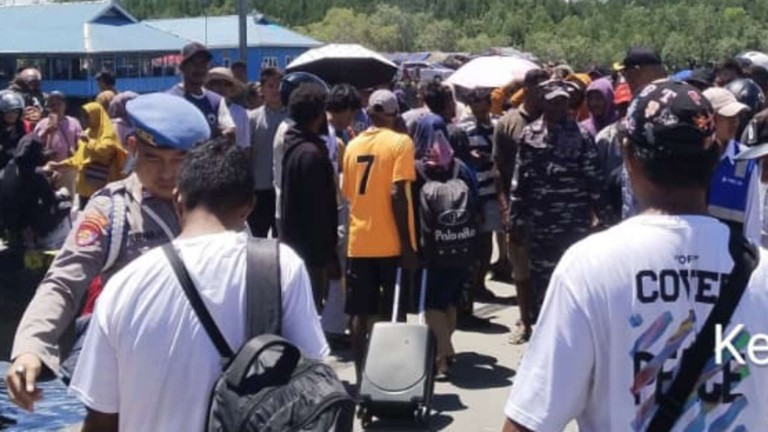 Aparat Gagalkan Penyelundupan Ratusan Liter Miras di Pelabuhan Pomako