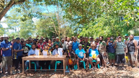 Musyawarah tim pemekaran dan perwakilan enam kampung terkait pemekaran Distrik Tsinga, foto: Istimewa