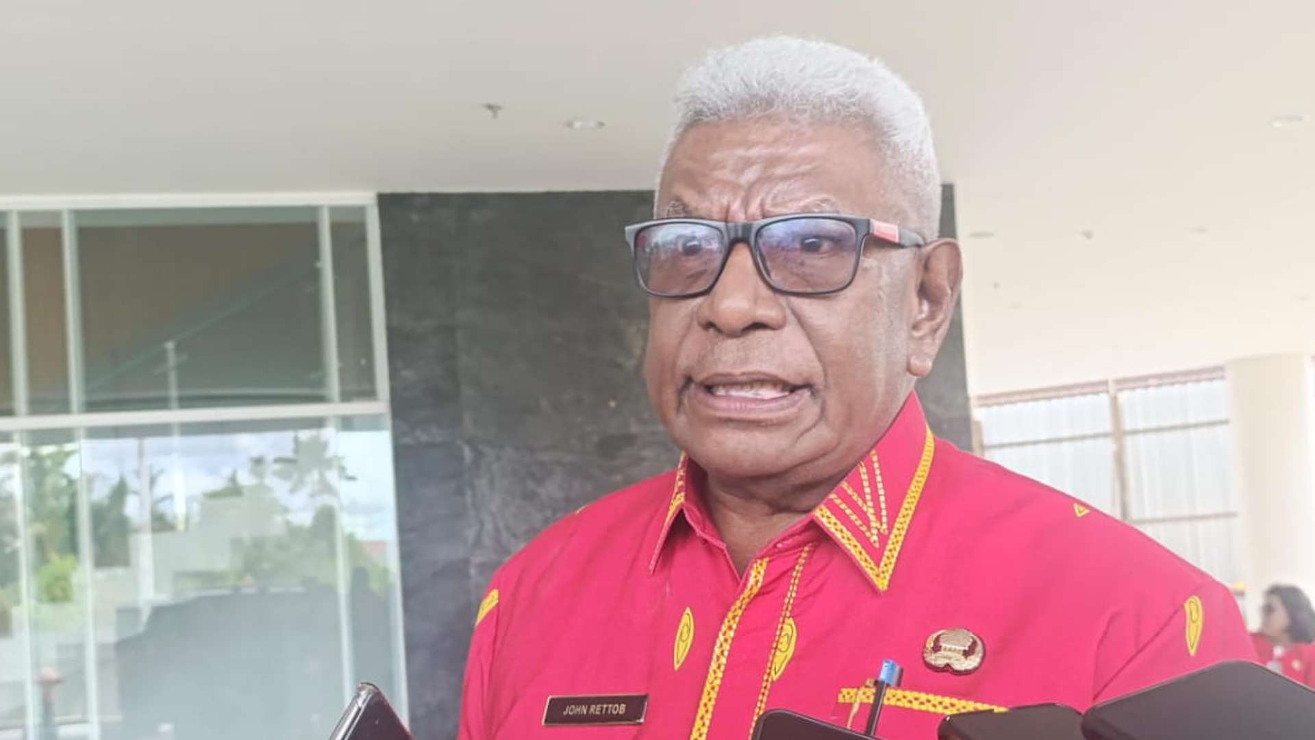 Bupati Mimika, Johannes Rettob, foto: Martha/ Papua60detik