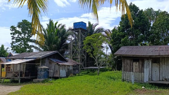 Menara air bersih di Manasari yang tak difungsikan, foto: Martha/ Papua60detik