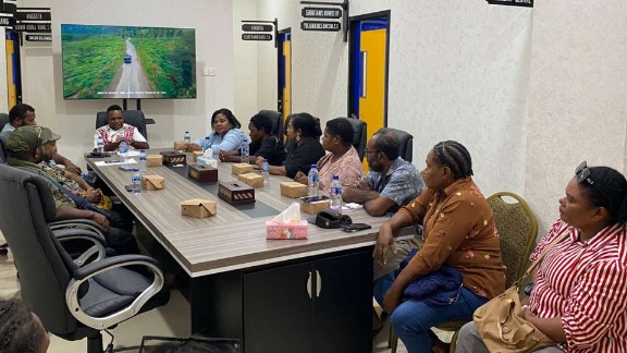 Kontraktor OAP Datangi DPRK Mimika, Keluhkan Keberpihakan Penanganan Proyek