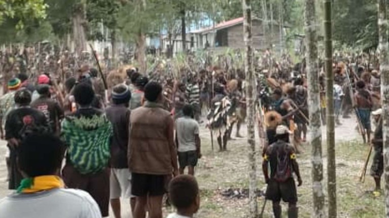 kelompok massa di Kwamki Narama  Foto: Istimewa