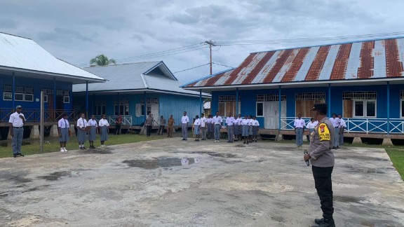 Kapolsek Mimika Barat Ajak Pelajar Kokonao Jauhi Narkoba