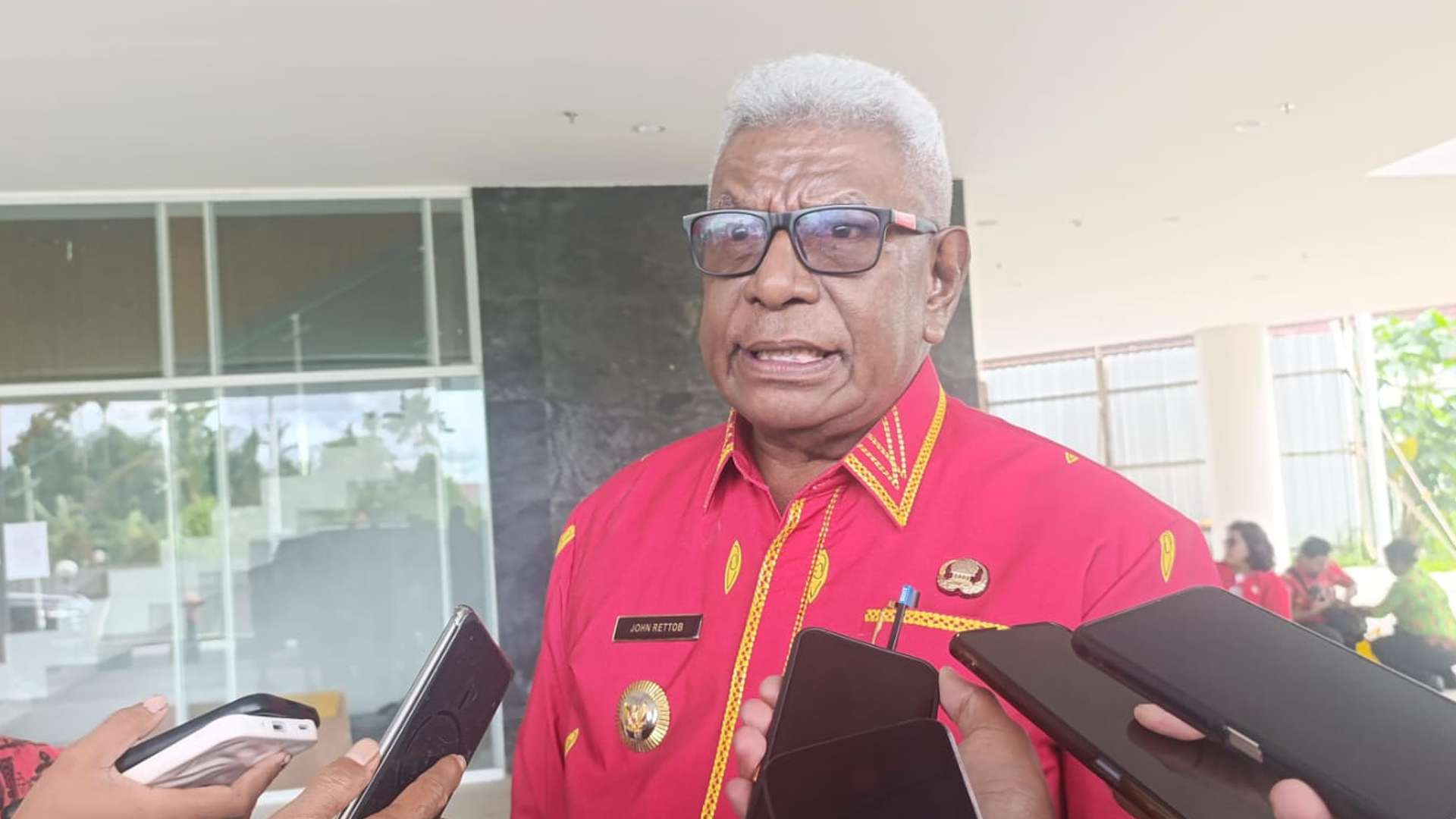 Bupati Mimika, Johannes Rettob, foto: Martha/Papua60detik