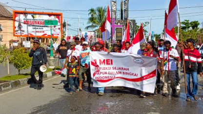 1 Mei, Barisan Merah Putih Papua Aksi di Bundaran Timika Indah