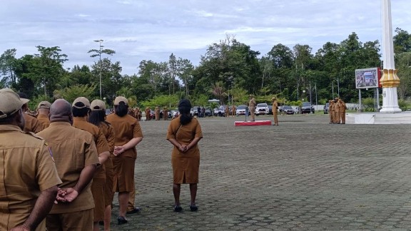 Apel pagi pegawai Pemkab Mimika foto: Martha/ Papua60detik