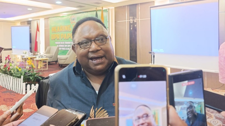 Wakil Ketua IV DPR Papua Tengah, John NR Gobai, foto: Martha/Papua60detik