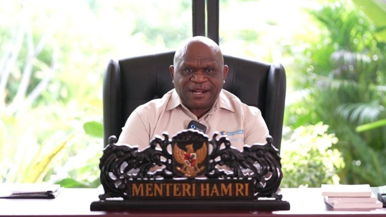 Natalius Pigai Sebut Penyelesaian Konflik Papua Butuh Keputusan Politik Nasional