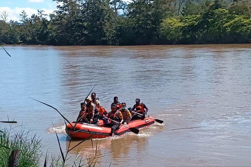 sudah-15-jenazah-korban-putusnya-jembatan-gantung-sungai-wouma-ditemukan