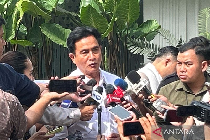 yusril-biarkan-masyarakat-nonton-pesta-babi-lalu-gelar-diskusi-debat