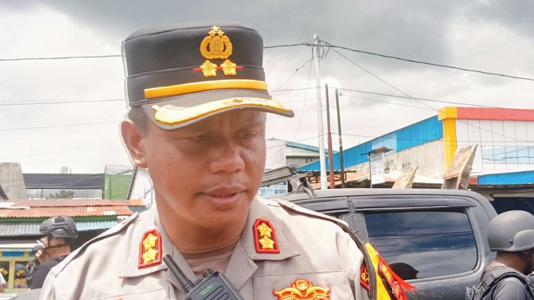 Kapolres Nabire, AKBP Samuel Tatiratu. Foto: Elia Douw/ Papua60detik
