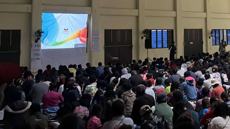 Rakyat Papua di Nabire padati Nobar Film "Pesta Babi" di Aula St. Yusuf Gereja Katholik KSK, Sabtu (16/5/2026). Foto : Elia Douw/ Papua60detik .