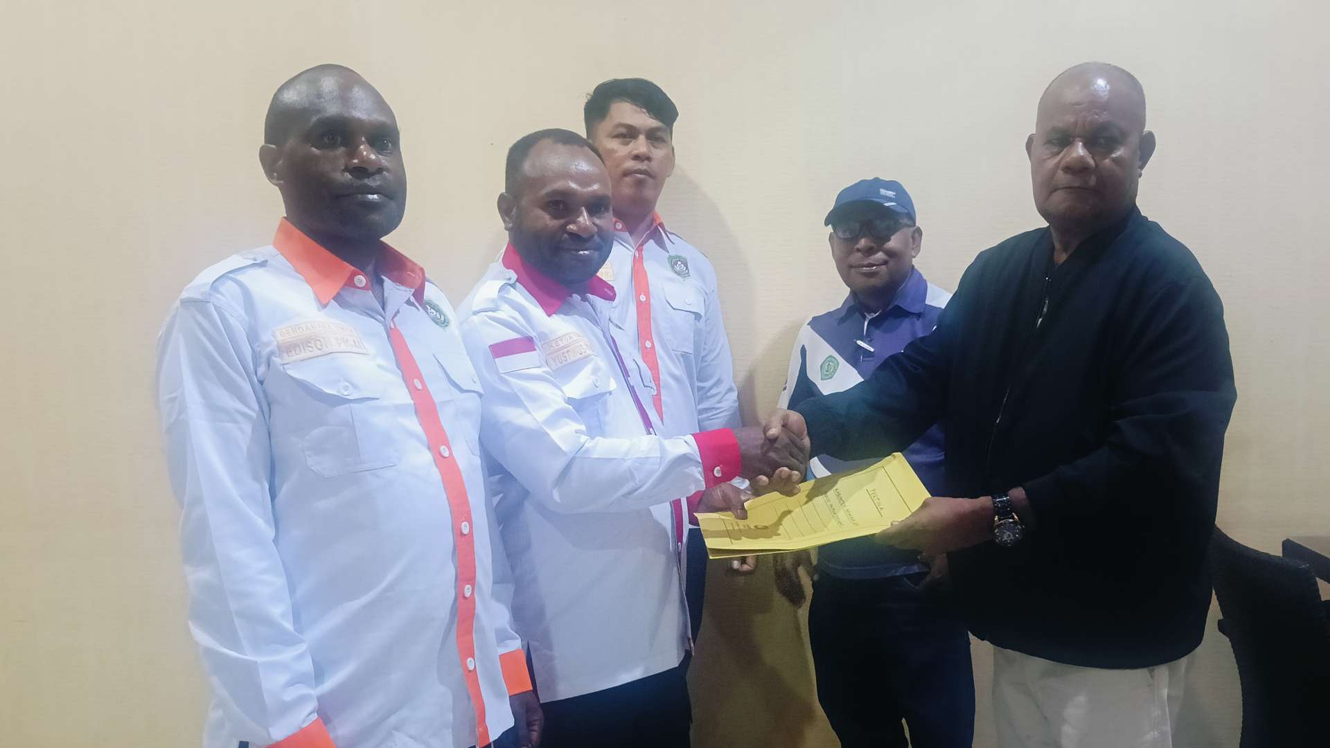 Pertina Papua Tengah Tunjuk Onesimus Rumbino Pimpin Pertina Mimika