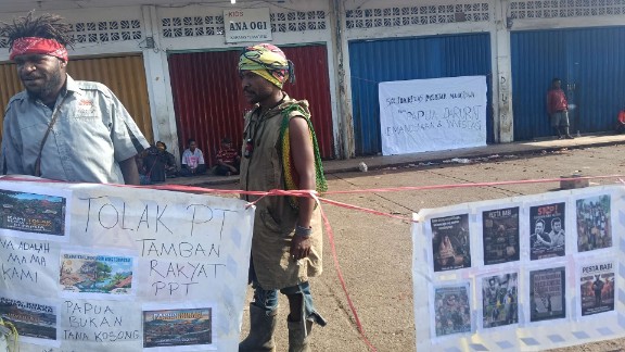 Solidaritas pelajar dan mahasiswa Papua Tengah di Nabire mengelar aksi mimbar bebas. Foto : Elia Douw/Papua60detik