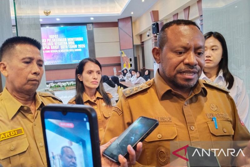 Wakil Gubernur Papua Barat Daya Ahmad Nausrau (ANTARA/Yuvensius Lasa Banafanu)