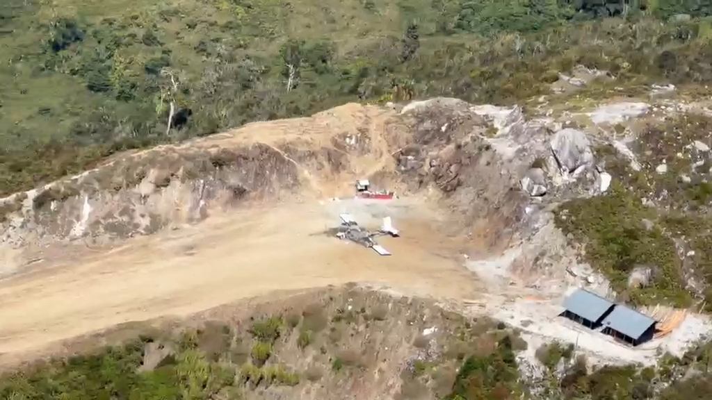 TKP yang diduga sebagai lokasi pembakaran pesawat AMA. Foto screenshot video