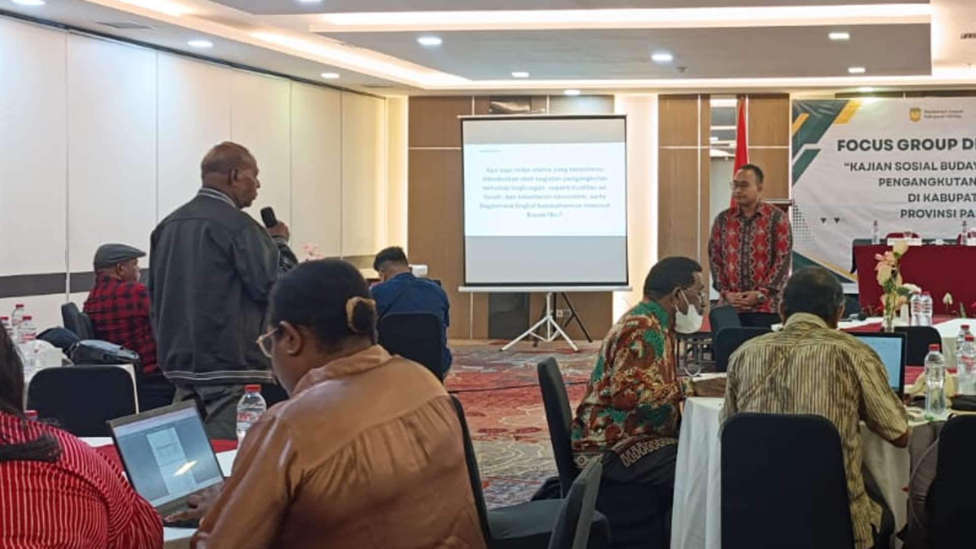 Badan Riset dan Inovasi Daerah (BRIDA) Kabupaten Mimika bersama Universitas Cenderawasih (Uncen) memulai kajian sosial budaya terkait rencana pengangkutan dan pemanfaatan limbah tailing, foto: Martha/ Papua60detik