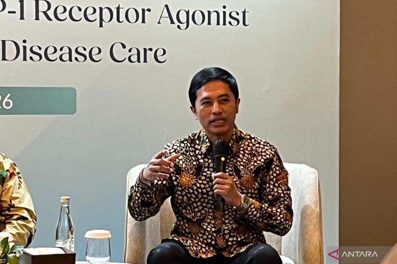 Ketua Himpunan Studi Obesitas Indonesia (Hisobi), Prof. Dante Saksono Harbuwono saat memberikan keterangan dalam temu media acara Anugerah Pharmindo Lestari (APL) di Jakarta, pada Sabtu (4/7/2026). (ANTARA/Sri Dewi Larasati)