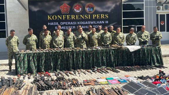 Konferensi pers Kogabwilhan III, Senin 6 Juli 2026 di Makogabwilhan III Timika. Foto: Istimewa