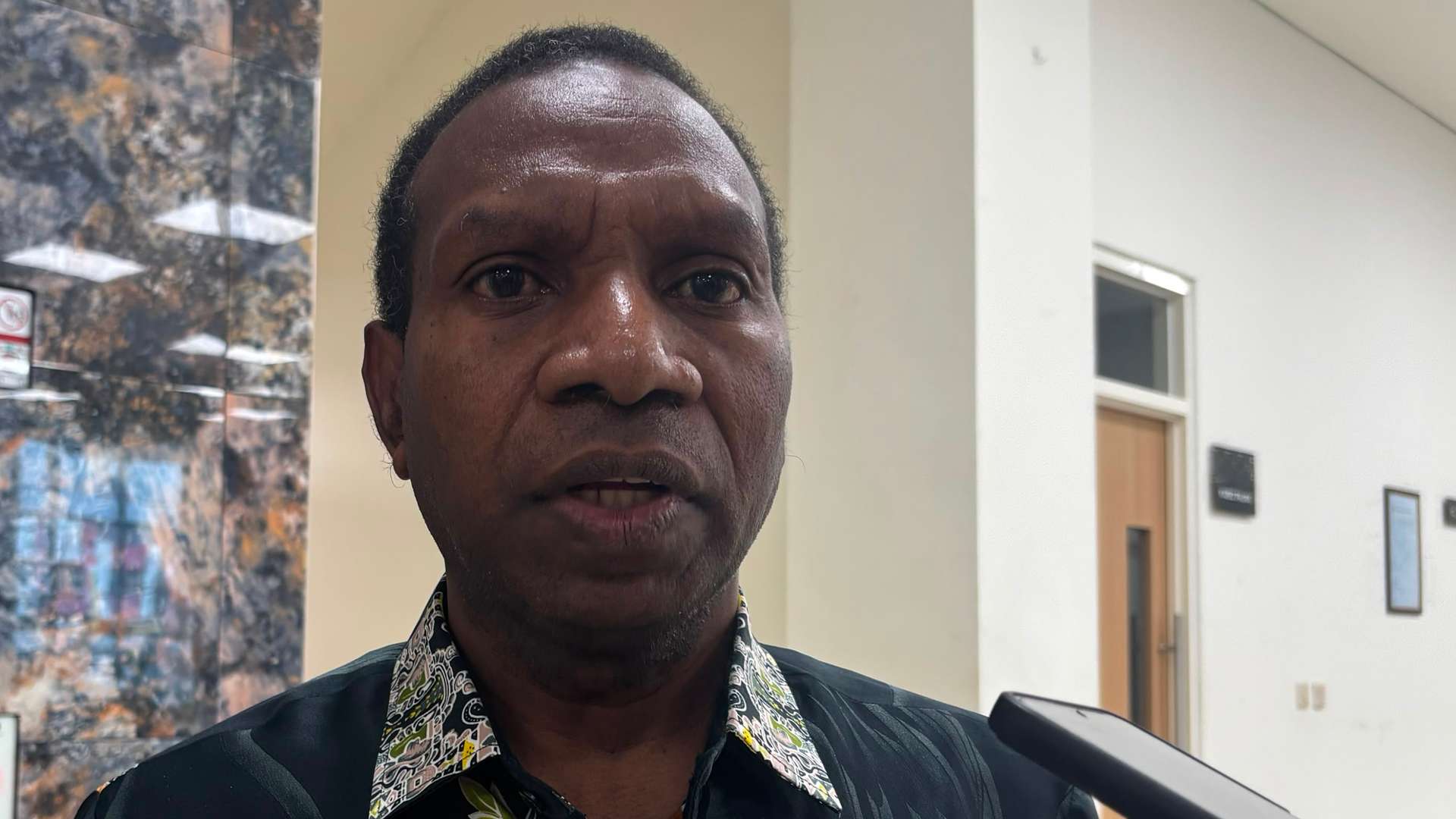 Ketua DPRK Mimika, Primus Natikapereyau, foto: Martha/ Papua60detik