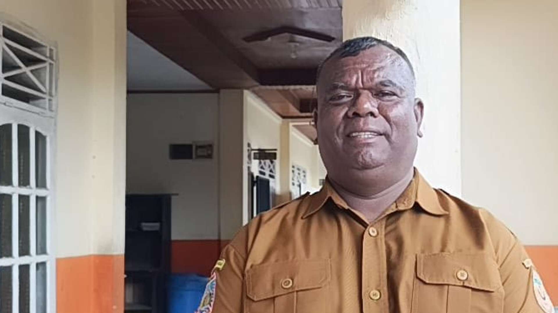 Kepala SD YPPK Tiga Raja, Bernolpus Welerubun, foto: Martha/ Papua60detik