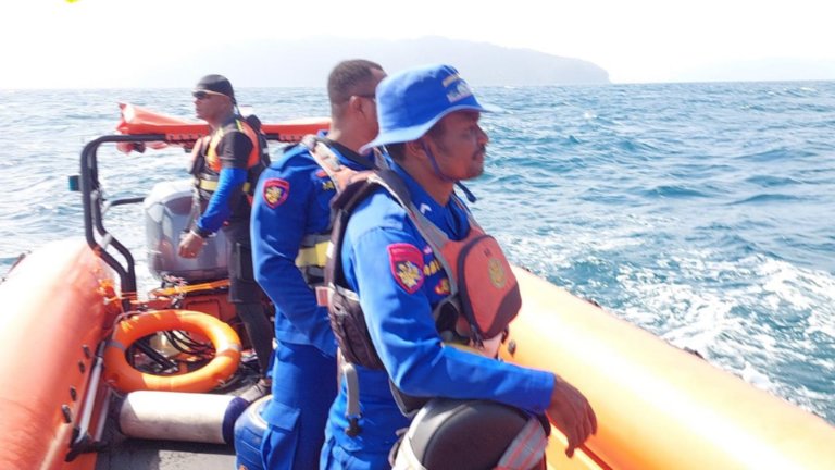 Tim SAR Gabungan Timika Pos Pencarian dan Pertolongan Kaimana melakukan pencarian terhadap pemancing bernama Suhardin yang hilang kontak. Foto: Humas SAR Timika
