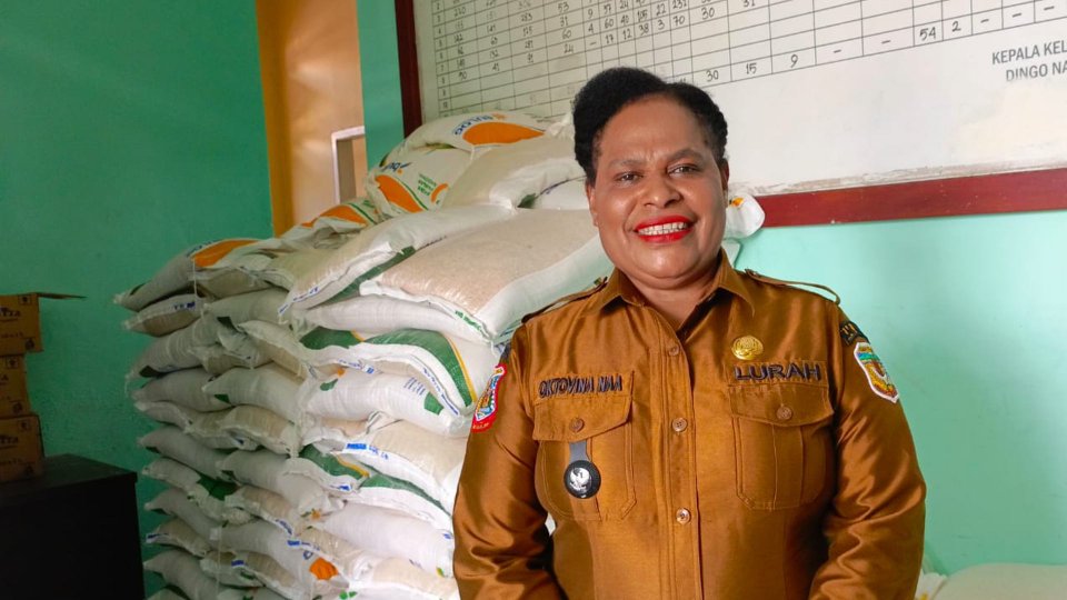 Kepala Kelurahan Dingo Narama, Oktoviana Naa, foto: Martha/Papua60detik