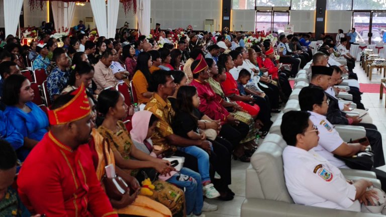 103-pasangan-ikuti-nikah-massal-dapat-hadiah-paket-bulan-madu
