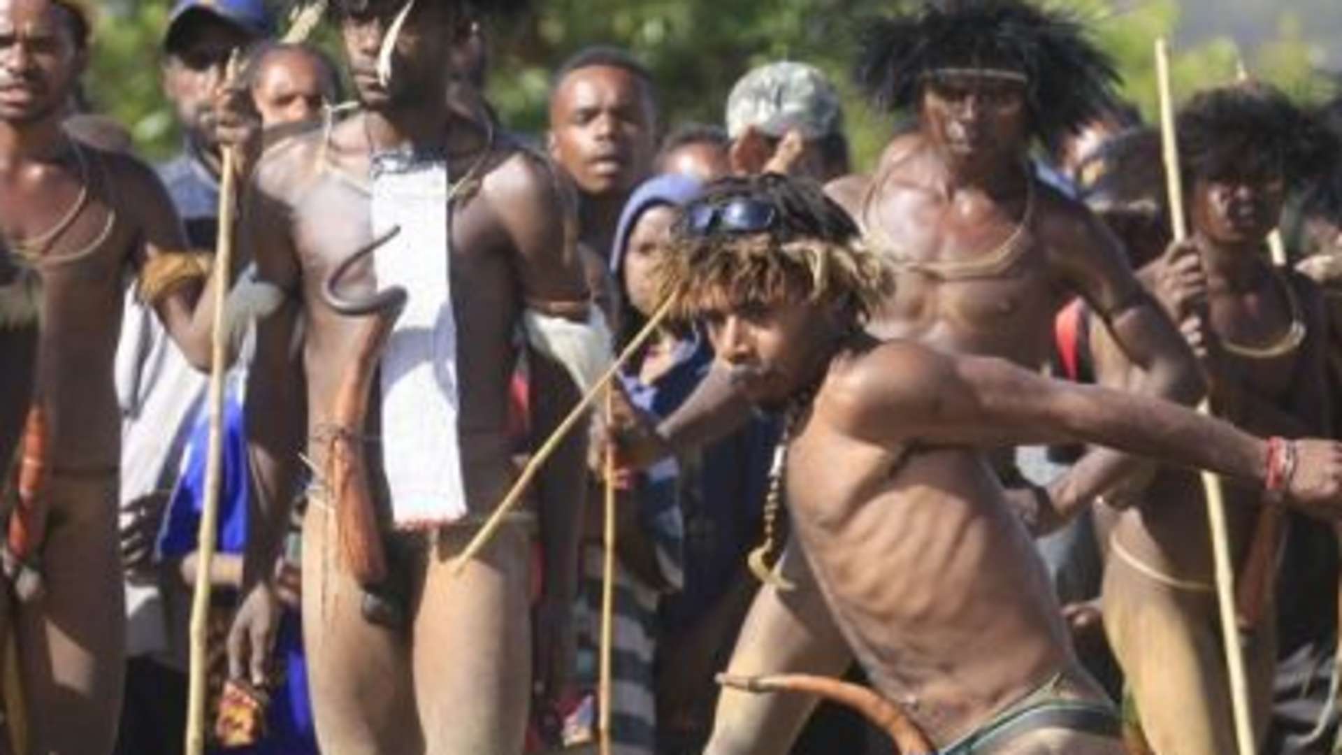 Atrasksi permainan sikoko dan puradan pada FBLB ke-34 tahun 2026 yang ditampilkan oleh sanggar tari di lokasi kegiatan Kampung Walesi, Distrik Walesi, Kabupaten Jayawijaya, Papua Pegunungan.ANTARA/Yudhi Efendi.