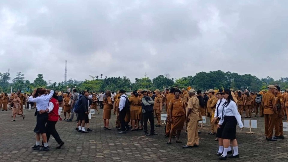 Pegawai Pemkab Mimika usai mengikuti apel. foto: Martha/ Papua60detik