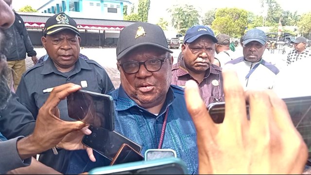 john-nr-gobai-minta-satgas-pkh-hormati-perda-pertambangan-rakyat-papua-tengah