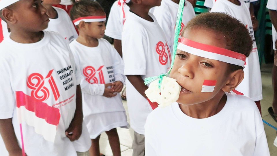 semarak-hut-ke-81-ri-pt-freeport-bakti-sosial-untuk-anak-anak-koperapoka