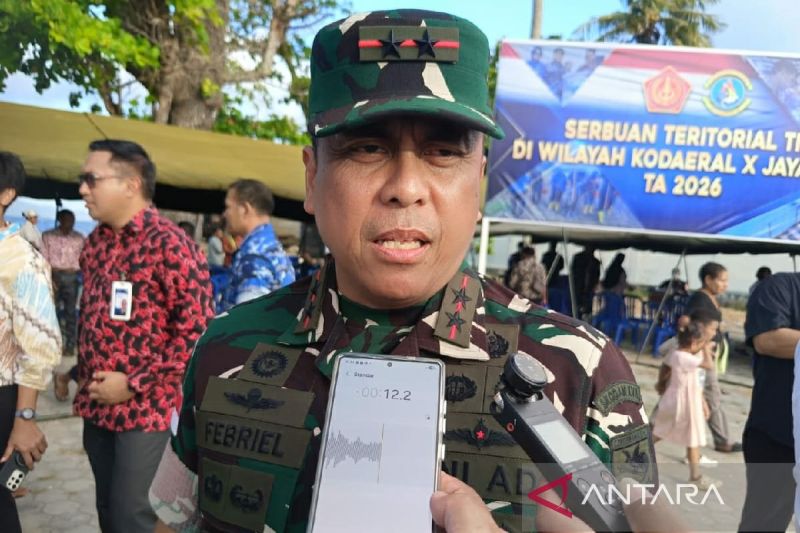 Pangdam XVII Cendrawasih Mayjen TNI Febriel Buyung Sikumbang. (ANTARA/Evarukdijati)