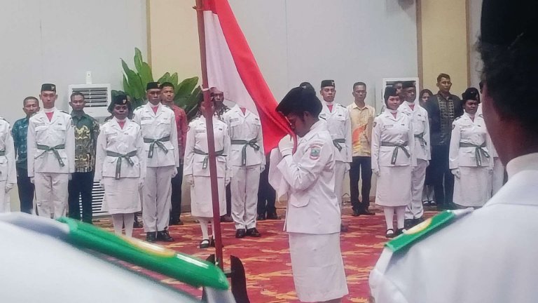 Pengukuhan Paskibra Papua Tengah di ballroom kantor gubernur Papua Tengah kawasan bandara lama Nabire, Sabtu 15/8. Foto : Elia Douw/ Papua60detik